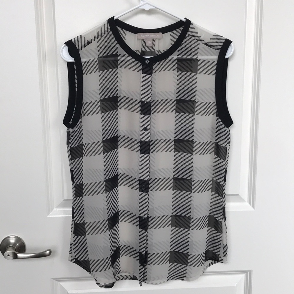 Banana Republic Sleeveless Crew Neck Blouse
